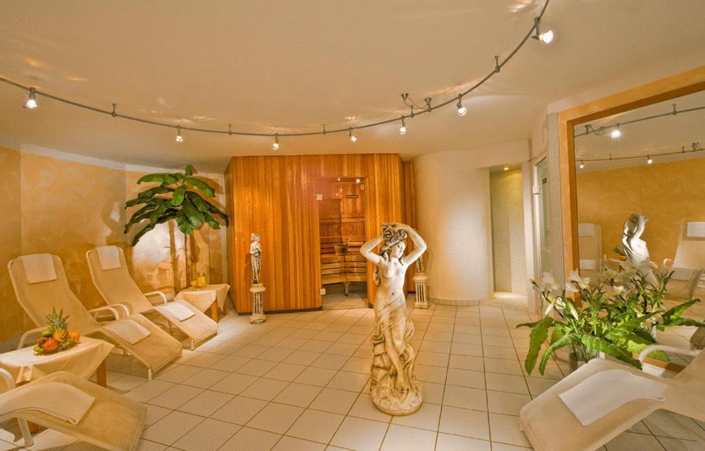 Hotel Koenigin Olga Ellwangen Buitenkant foto