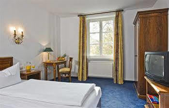 Hotel Koenigin Olga Ellwangen Buitenkant foto